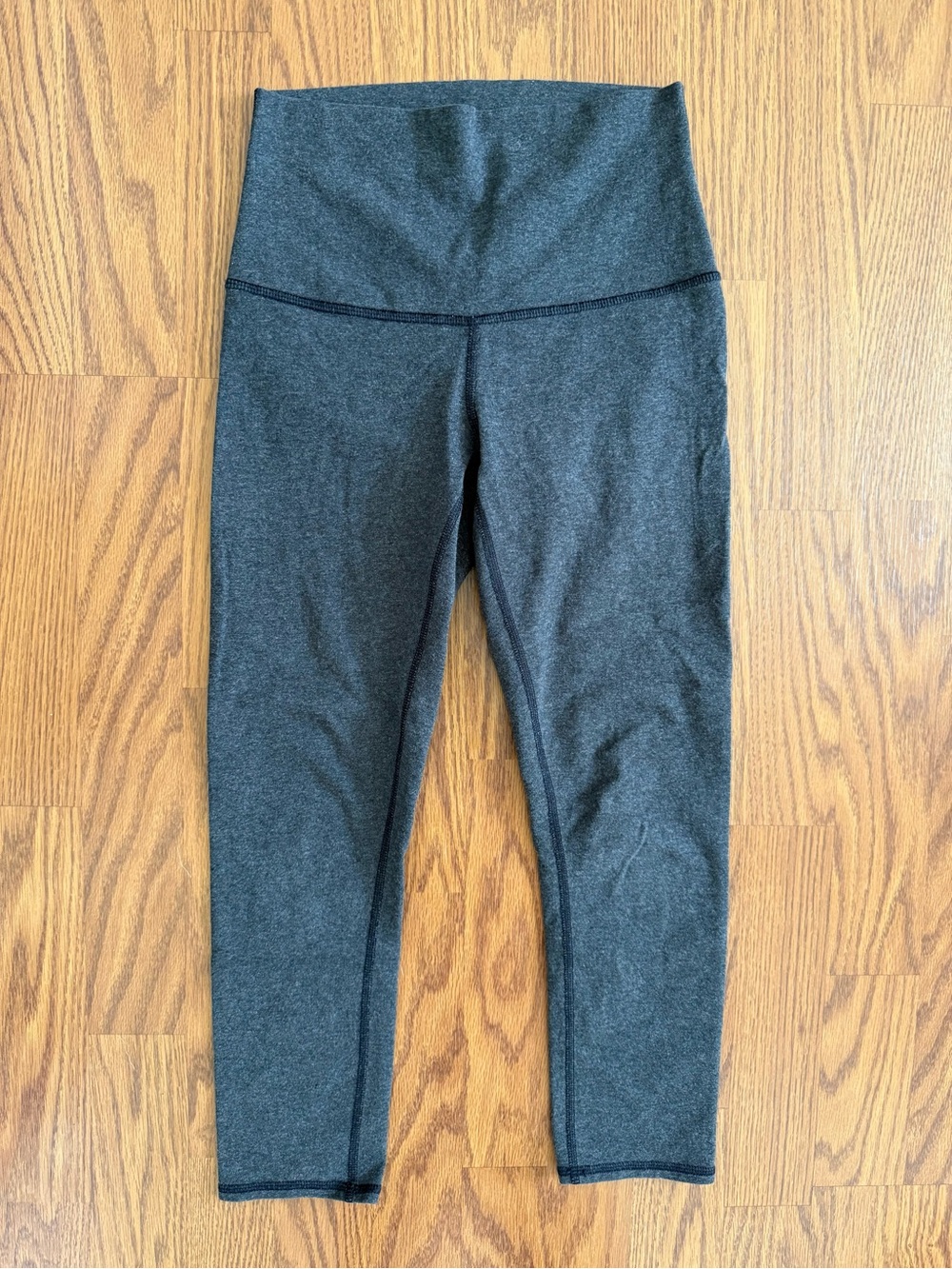 Lululemon Align High-Rise Crop 21” Leggings Charcoal Heathered Size 4 EUC